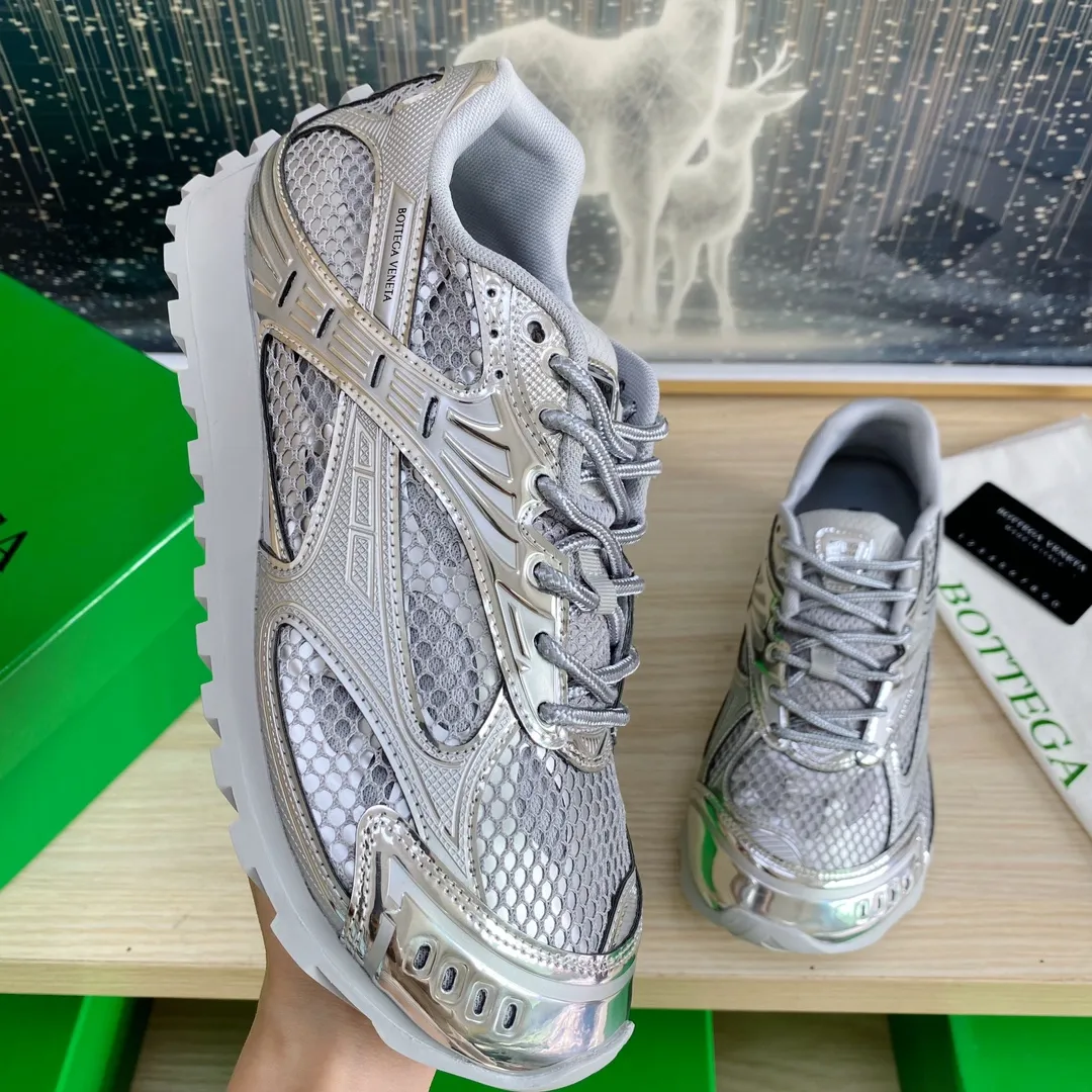 p620🐮🐮High-end version, the original 1:1 couple style new model is on the shelves🔥BV Orbit sneakers Wang Yibo's same style couple's Dad Runner sneakers, made of lightweight technical mesh fabric. Features a geometric patterned rubber outsole. The outsole is made of color-blocked TPU outsole. Size: women’s shoes 35-40, men’s shoes 39-45.